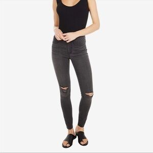 Madewell 9” Highrise Skinny Distress Jeans. 25.